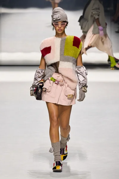 Look 14